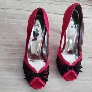 Deb sz 8.5 Hot Pink Satin & Black Lace 4" Heels